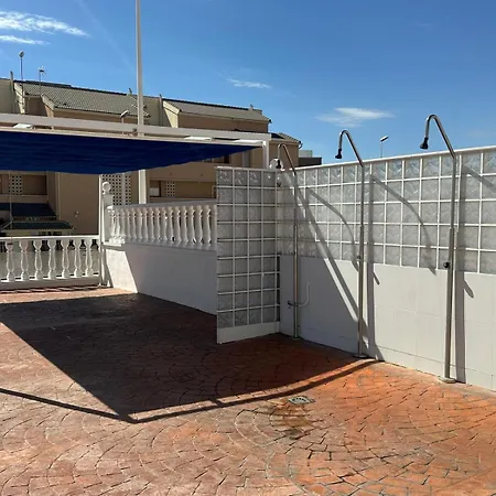 Maison Mitoyenne 3 Chambres, Terrasse, Bbq, Piscine Communautaire Holiday home *