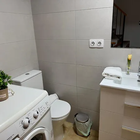 Maison Mitoyenne 3 Chambres, Terrasse, Bbq, Piscine Communautaire *